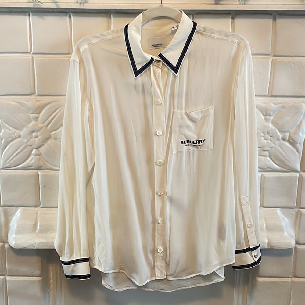 Burberry White Button Up Shirt with Horseferry Print in Silk Crepe de Chine New‎ - Picture 4 of 9